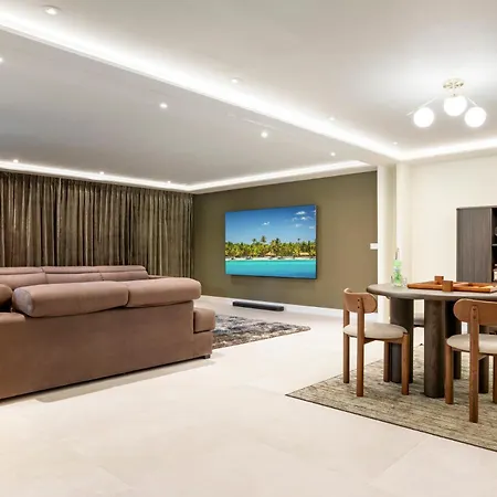 Casa Lily Luxury Cinema & Garden Apartment *