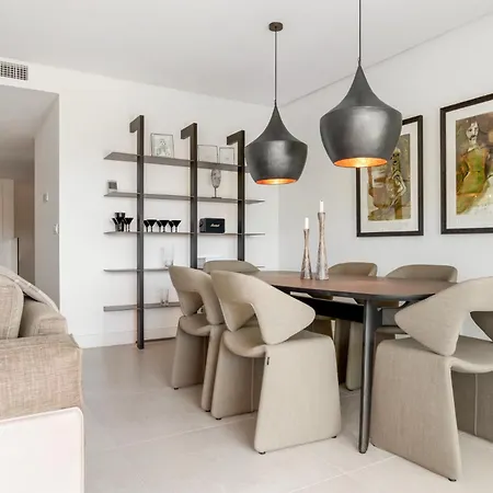 Casa Lily Luxury Cinema & Garden Apartment