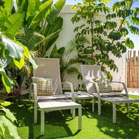 Casa Lily Luxury Cinema & Garden Apartment Marbella