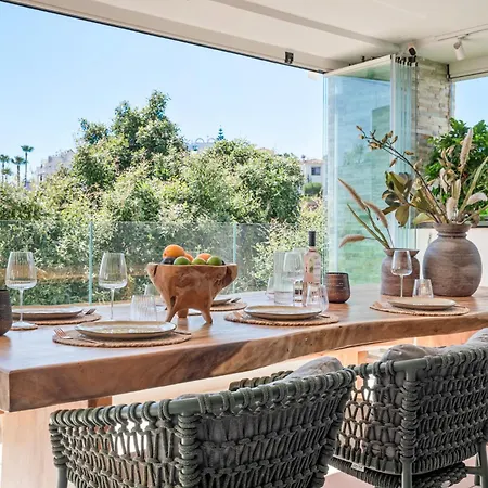 Casa Lily Luxury Cinema & Garden Apartment *