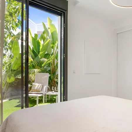 Casa Lily Luxury Cinema & Garden Apartment *